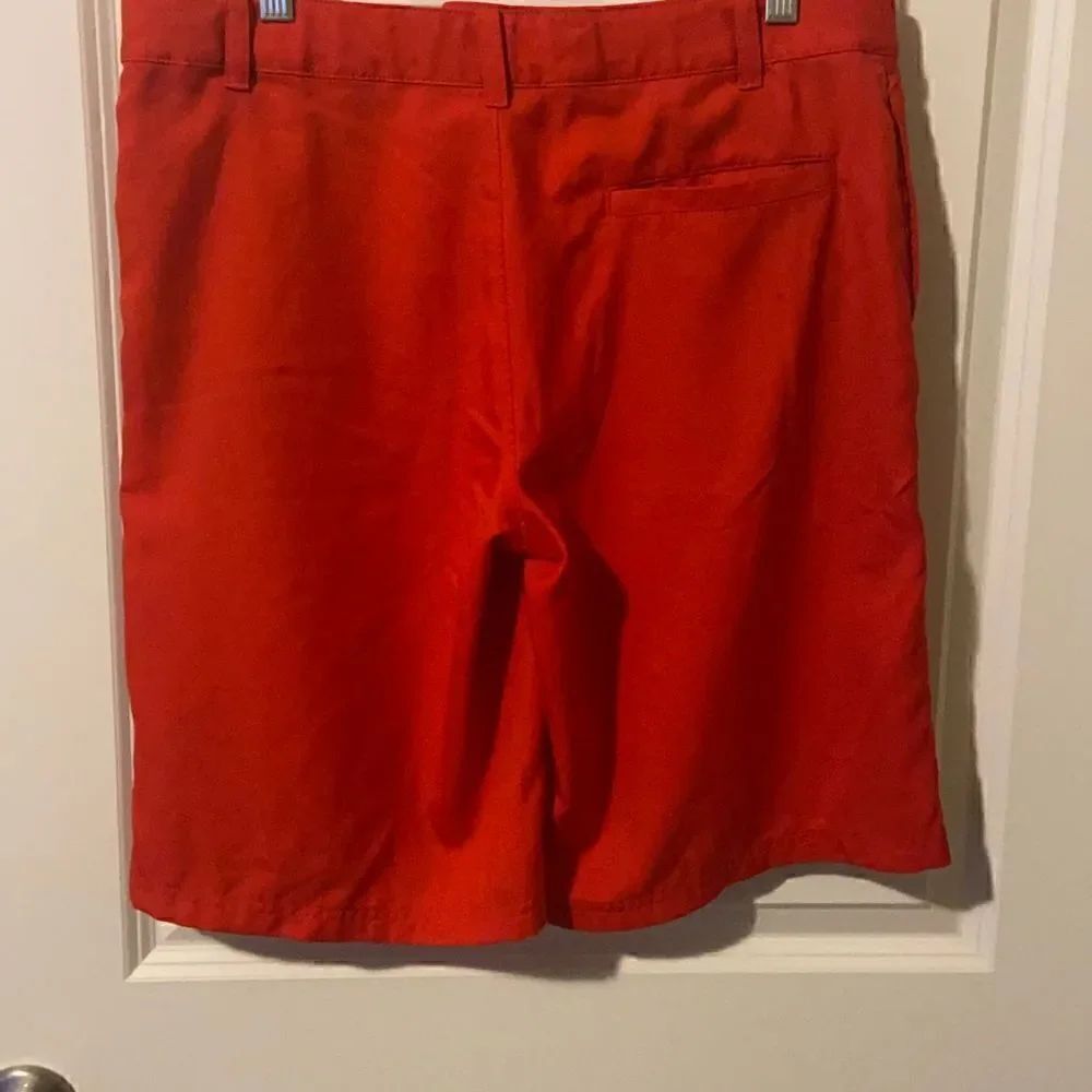 Under Armor Red Bermuda - Picture 3 of 4